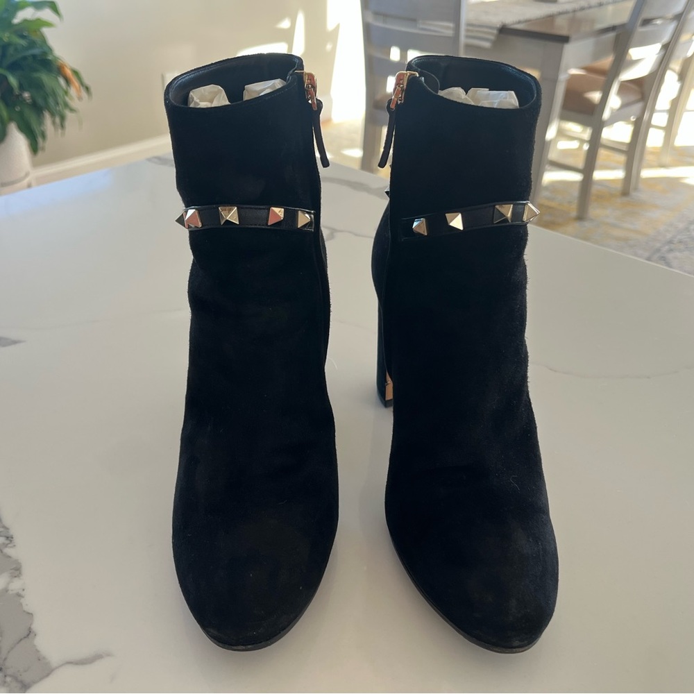 Valentino Garavani - Rockstud Black Suede Ankle Booties in Box - 39 / US 8.5 - Picture 7 of 12